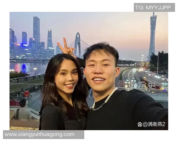 广州足球明星妻子美丽瞬间大揭秘她们的生活与风采尽在其中