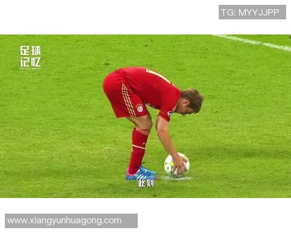 年轻帅气足球明星的魅力瞬间展现青春风采与运动激情